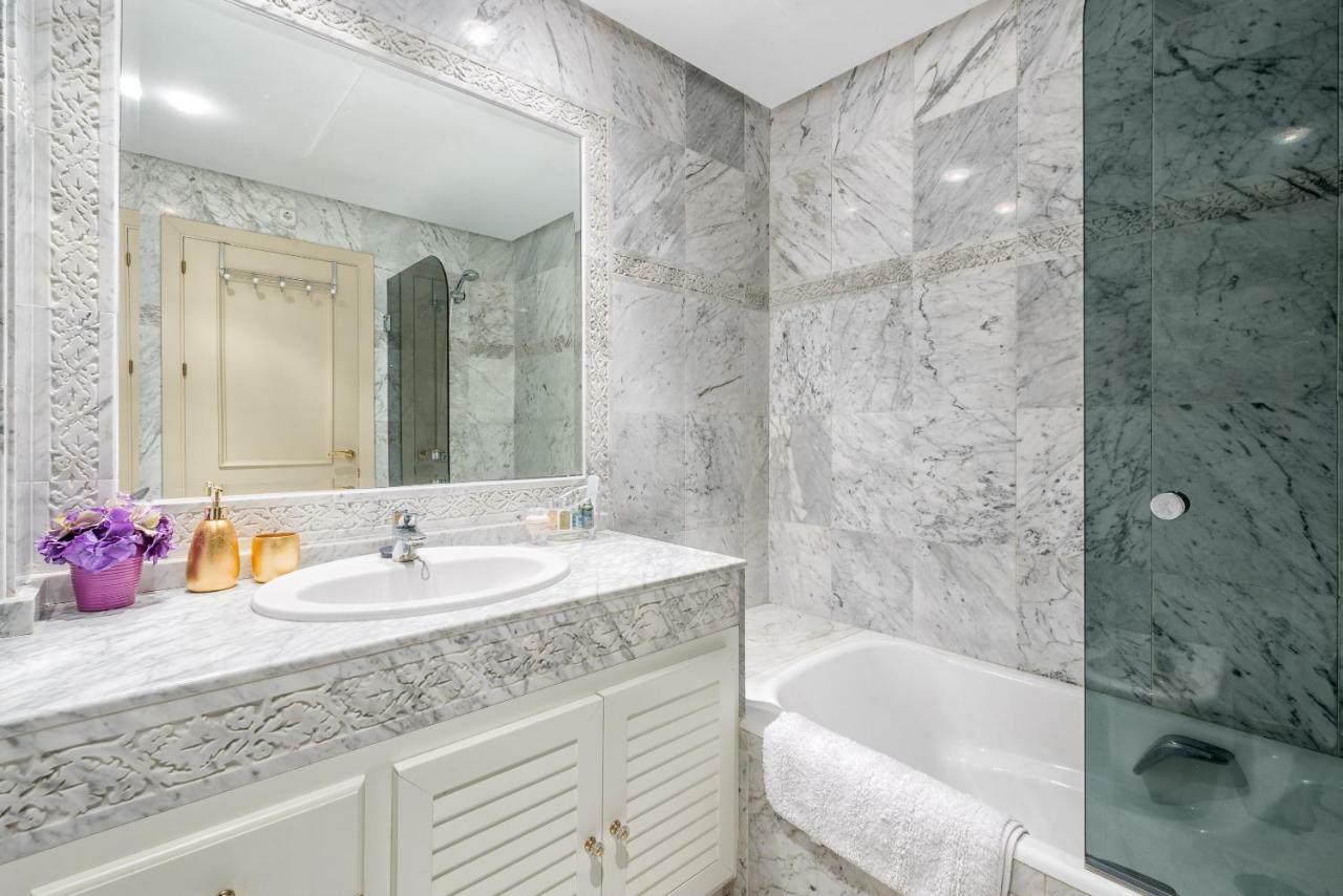 Wintowinrentals Luxury And Sea View Inside Puerto Marina Benalmádena Exterior foto